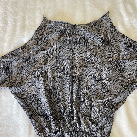 Karina Grimaldi Cold  Shoulder Silk Snake Print Dress - Picture 6 of 9